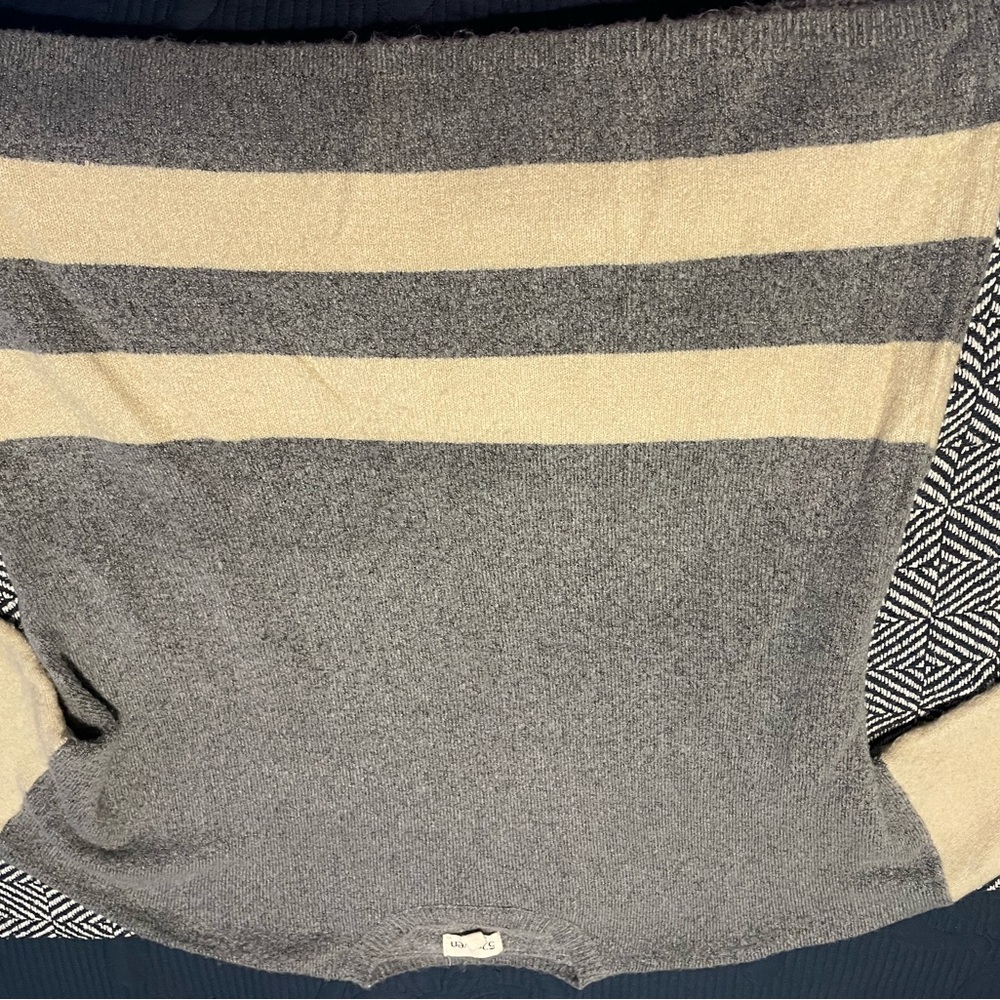 Lightweight sweater